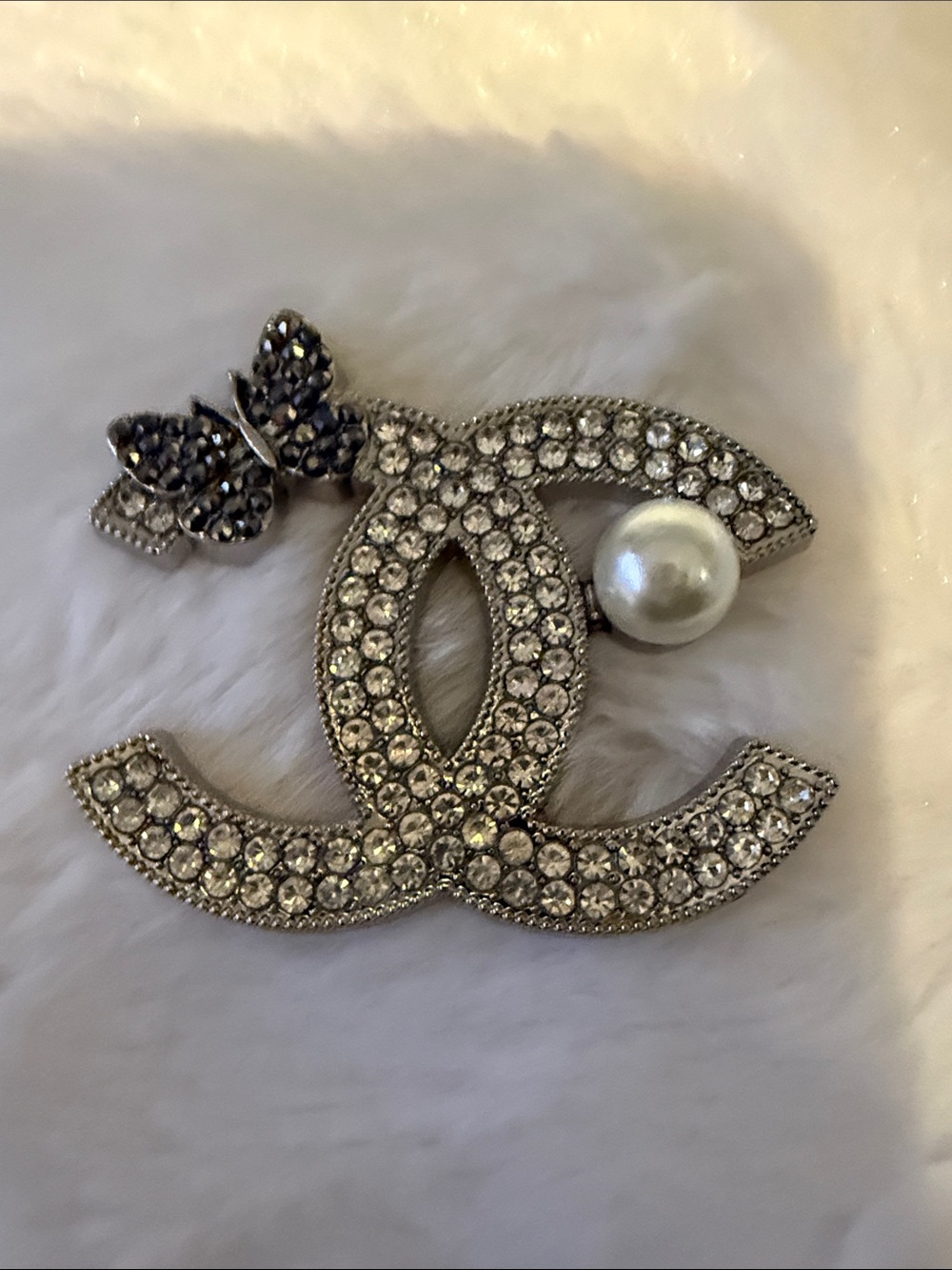 Rhinestone Pearl Charm Pendant Silver Tone Statement Jewelry